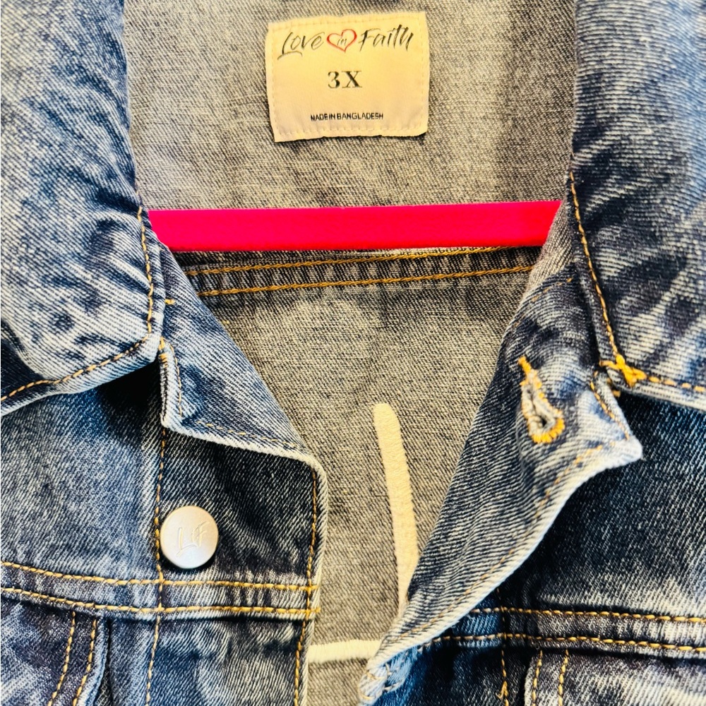 Love in Faith Faith Cross Denim Trucker Jacket Medium Wash 3X Fits 1X - Picture 2 of 7